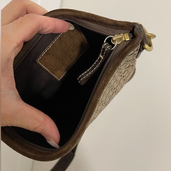 Vintage Coach Leather and Suede Chocolate Brown Crossbody - Picture 5 of 9